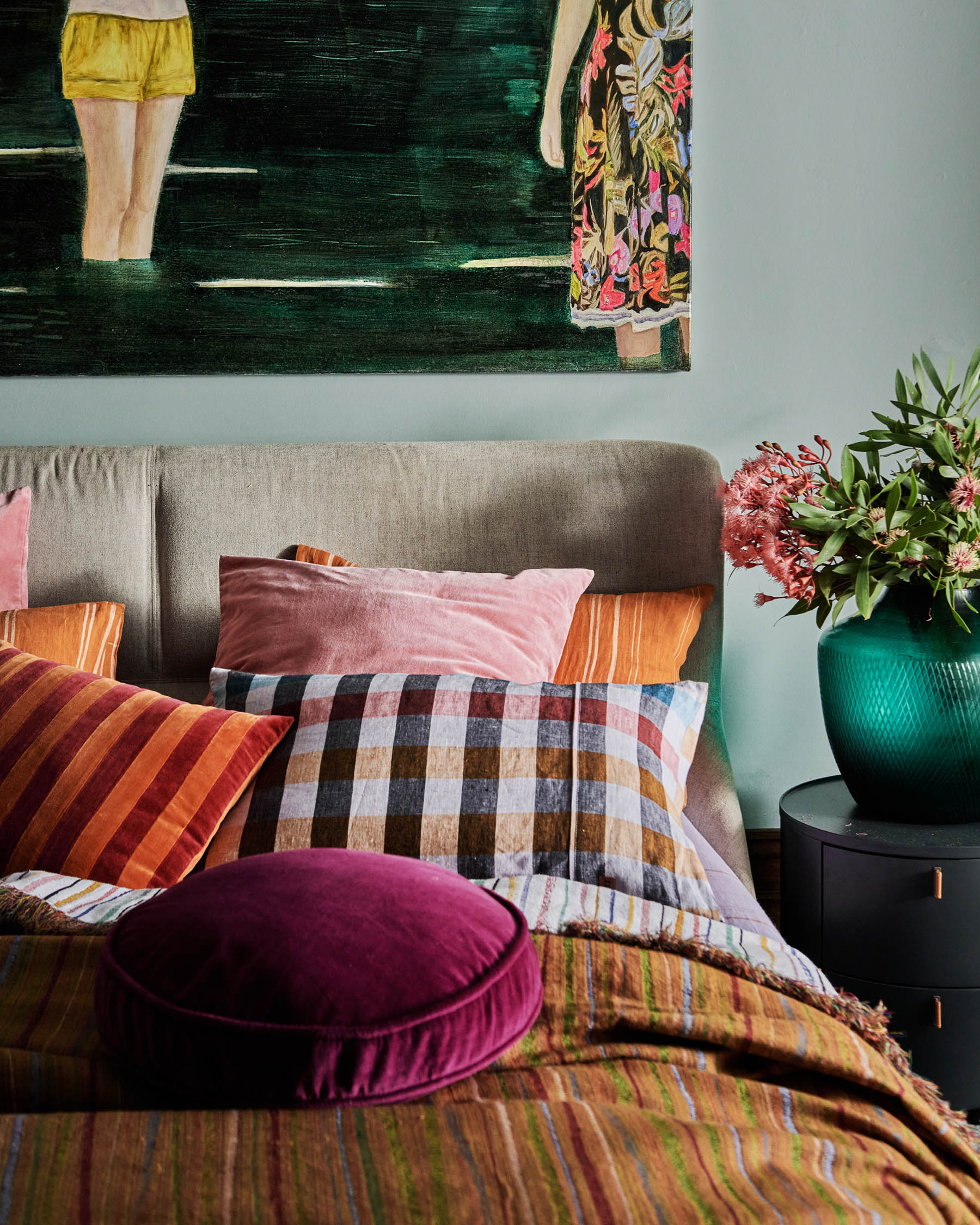 Anemone Velvet Pea Cushion - Image 5