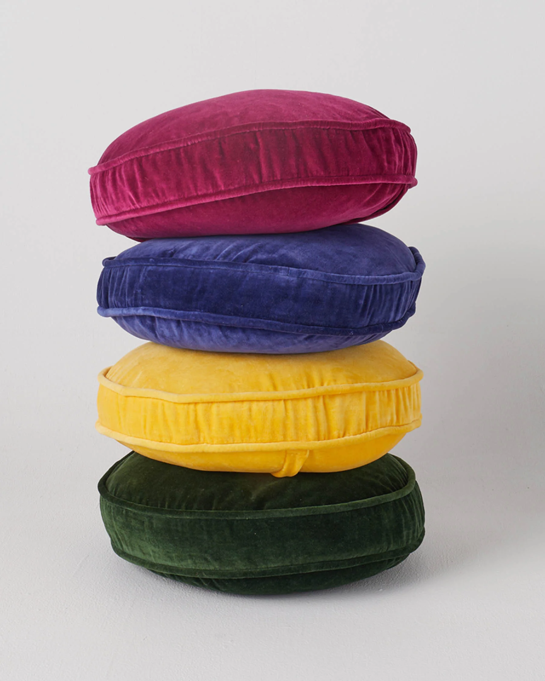 Anemone Velvet Pea Cushion - Image 7