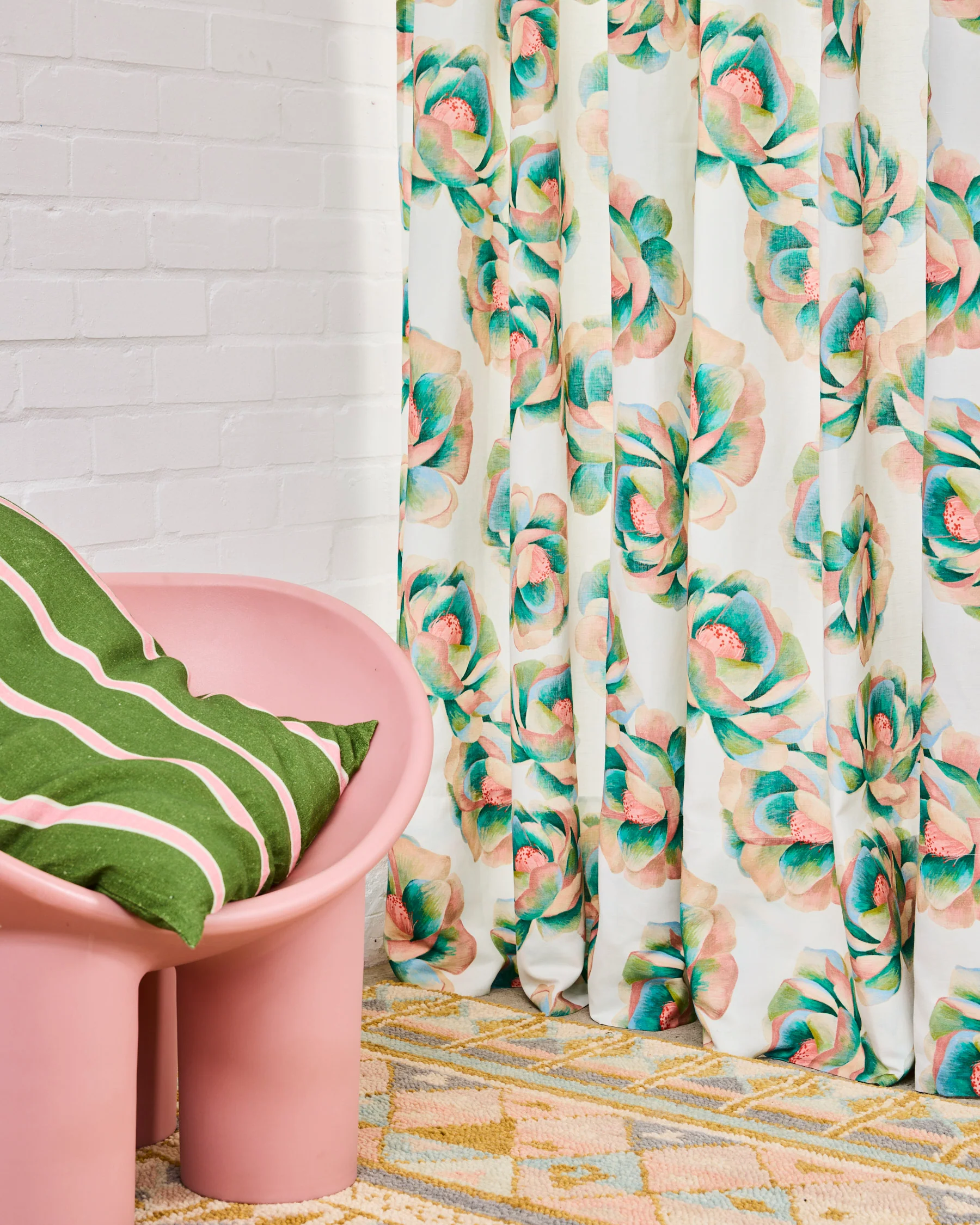 Big Beauty Floral Curtain Panel - Image 2