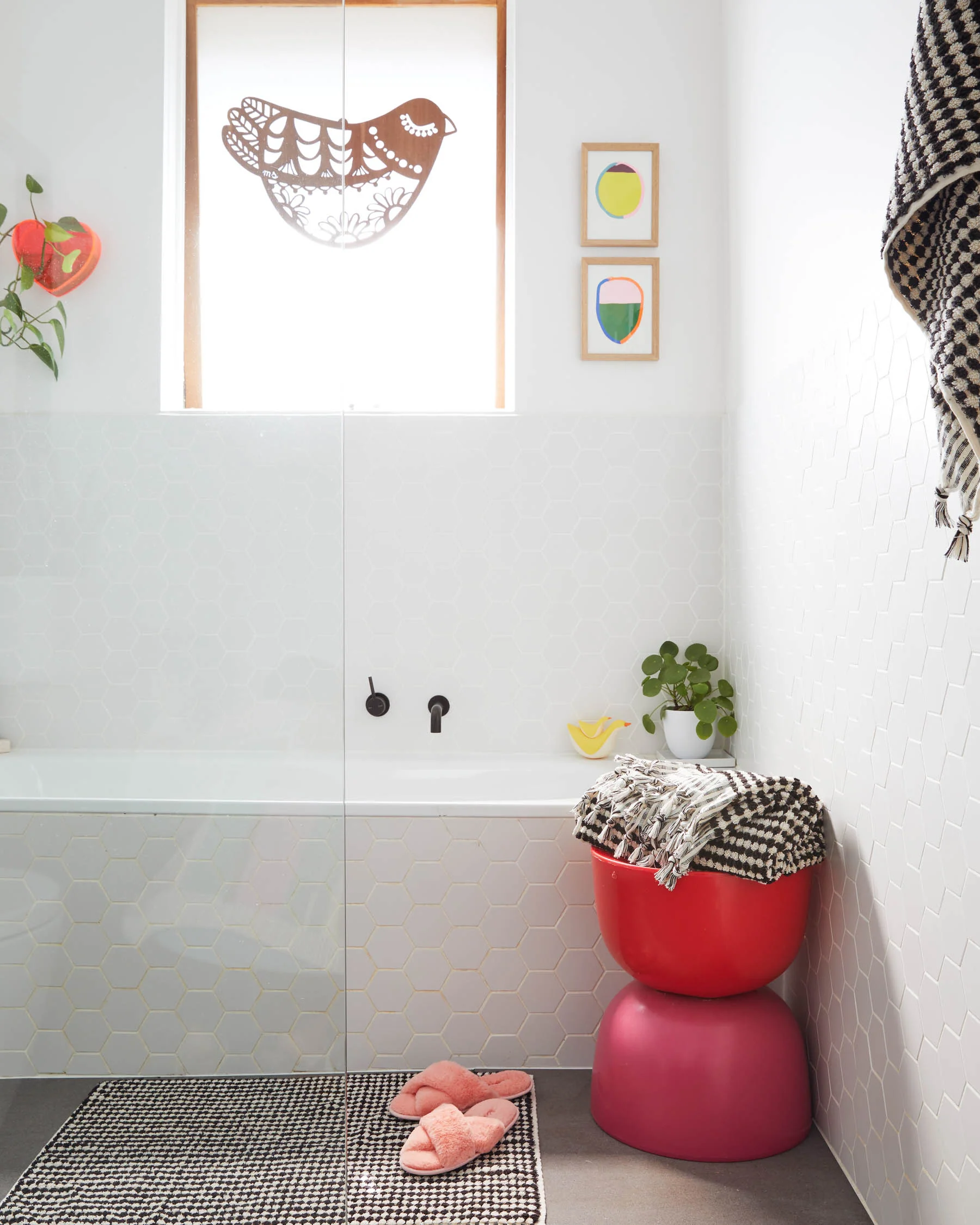 Black & White Pebbles Turkish Bath Towel - Image 6