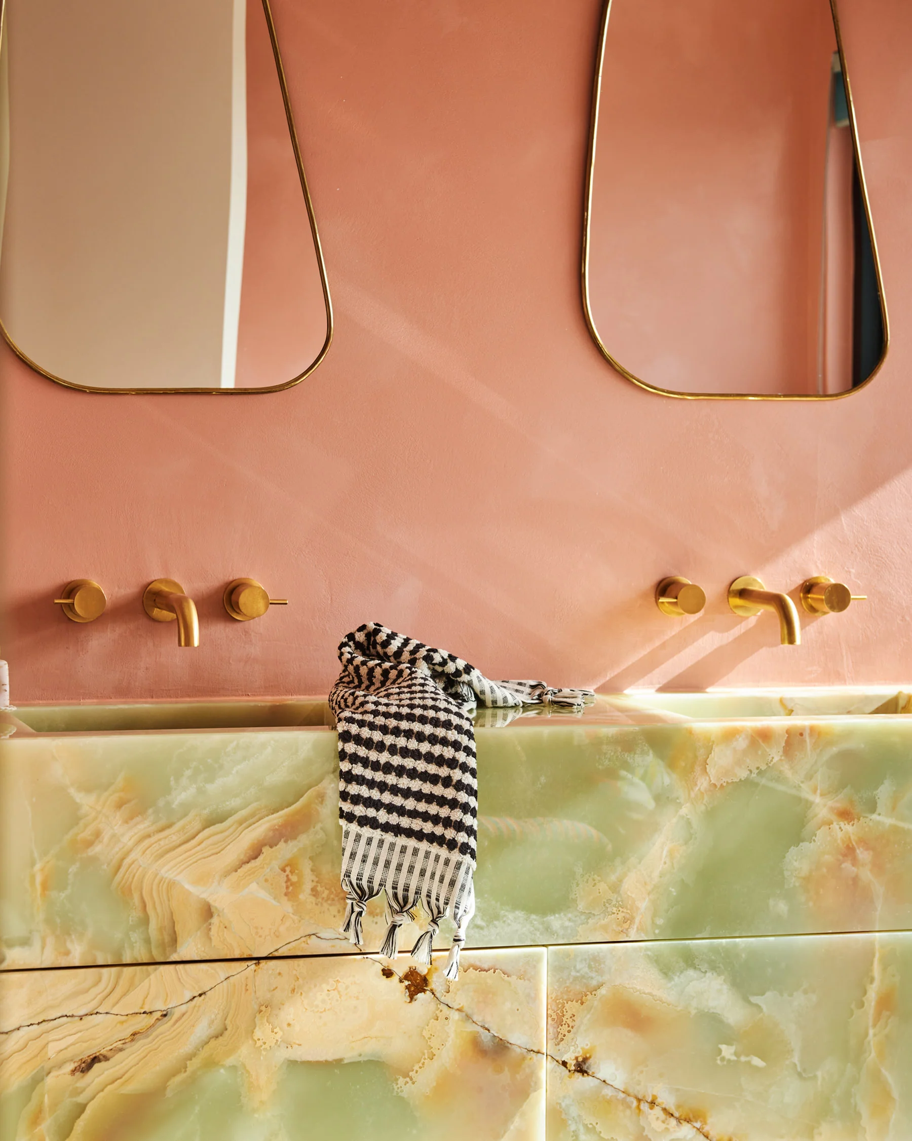 Black & White Pebbles Turkish Hand Towel - Image 4