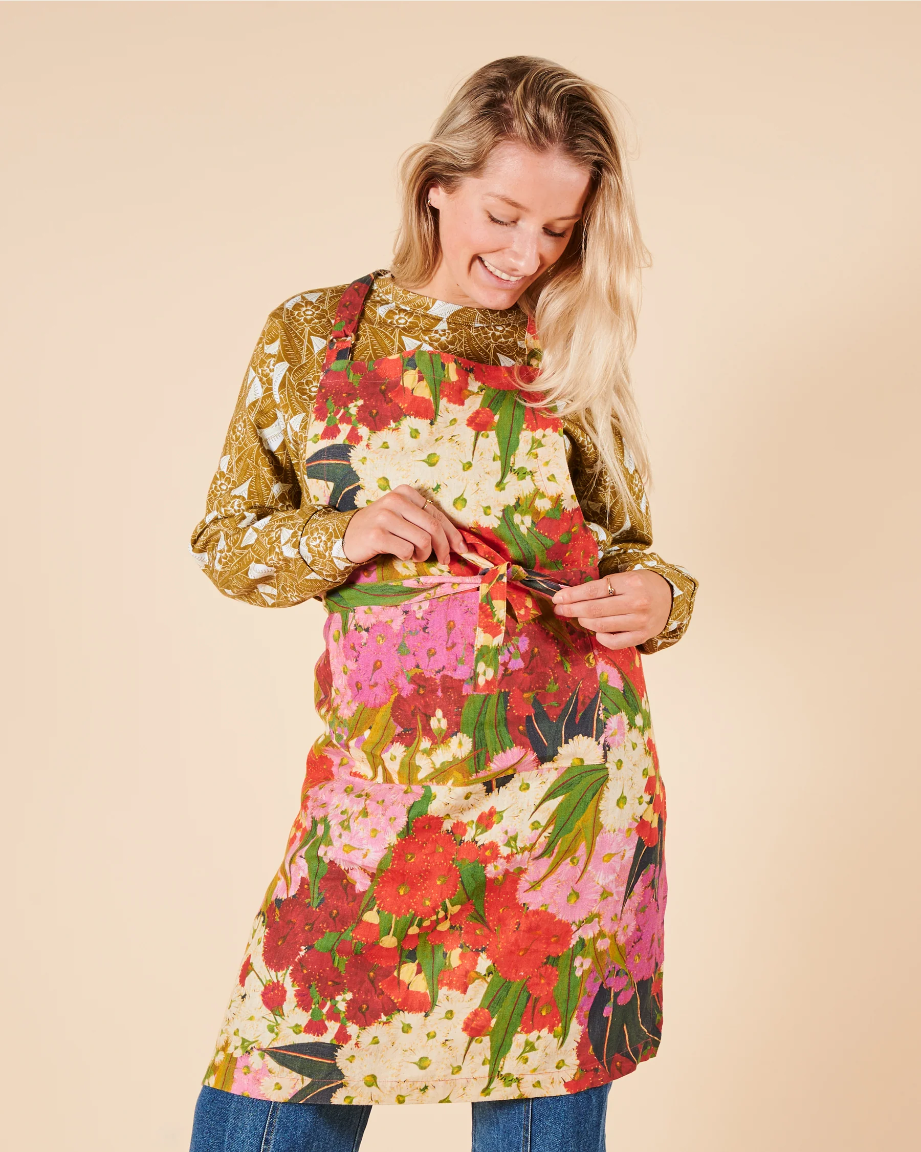 Australian Bush Blossom Apron - Image 5