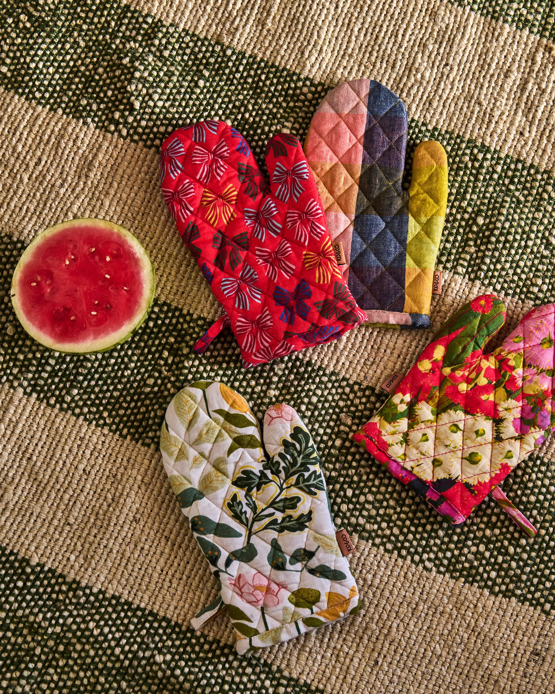 Australian Bush Blossom Oven Mitt - Image 2