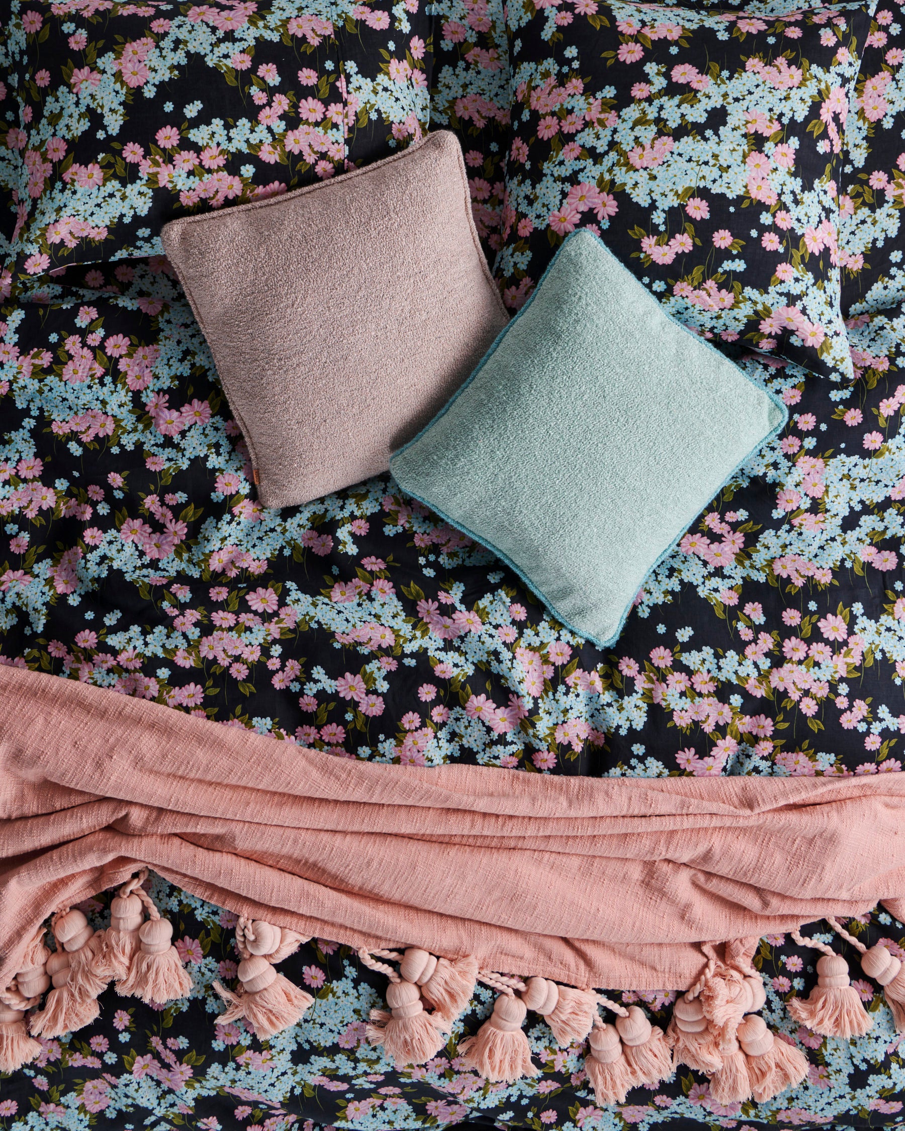 Dusty Pink Tassel Throw - Image 5