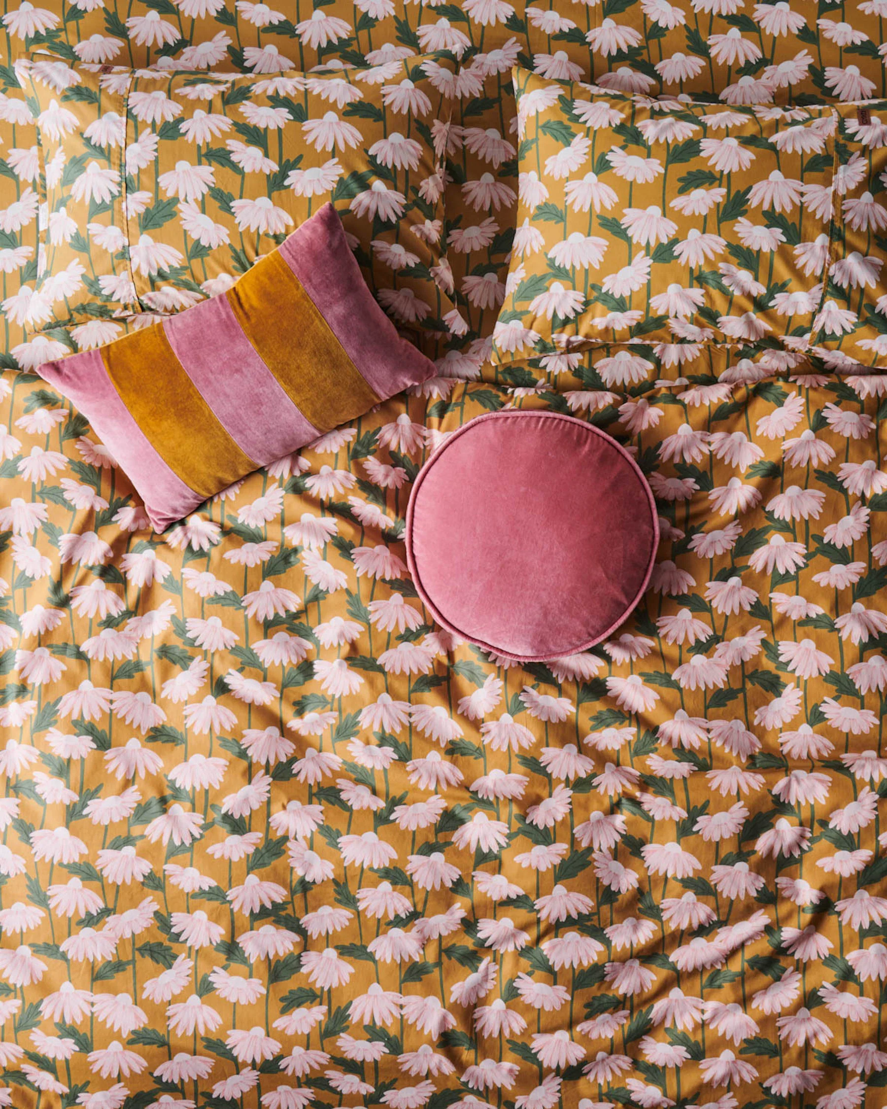 Dusty Rose Velvet Pea Cushion - Image 3