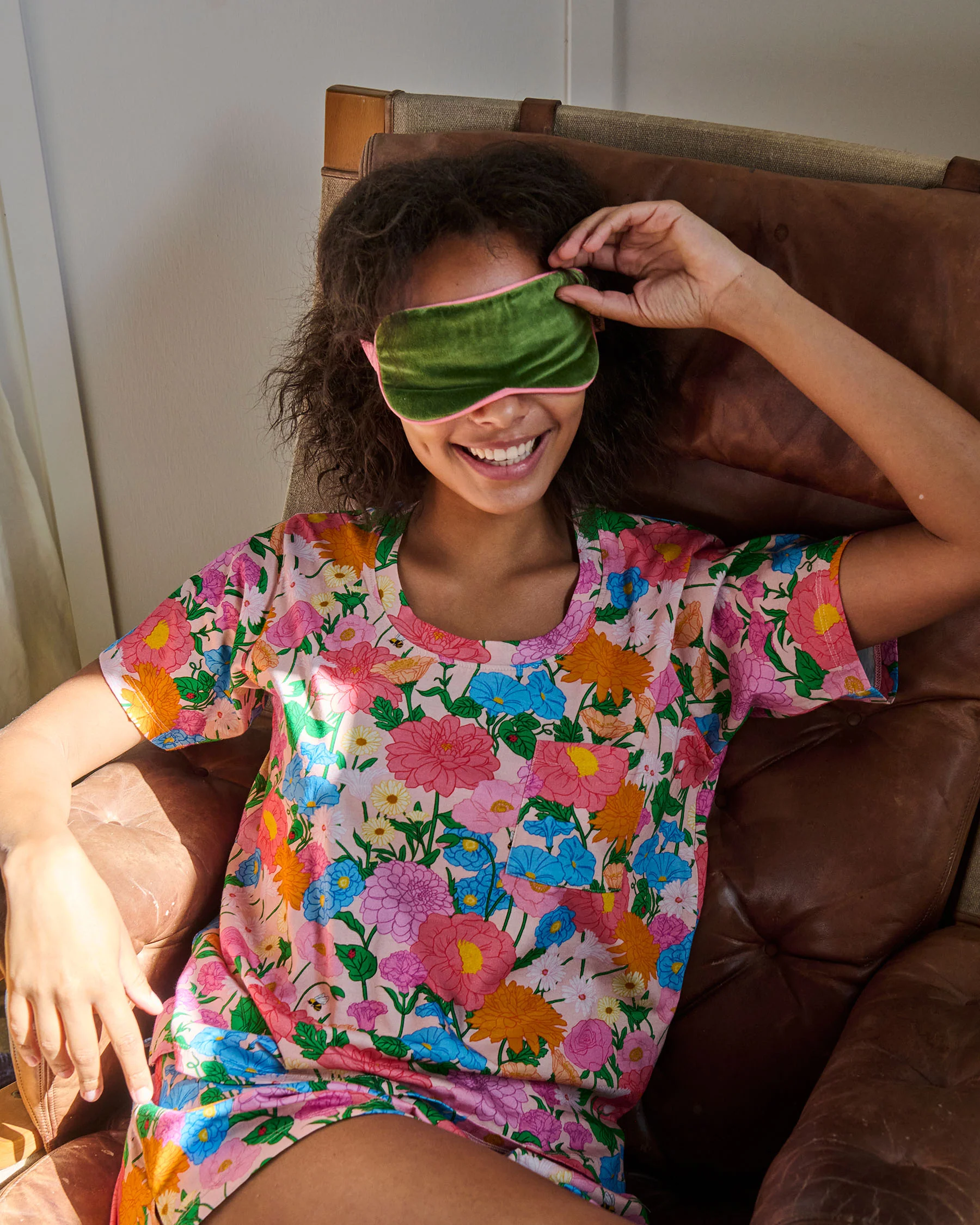 Follow The Sun Adult Organic Cotton Short Sleeve T-Shirt & Shorts Pyjama Set - Image 3