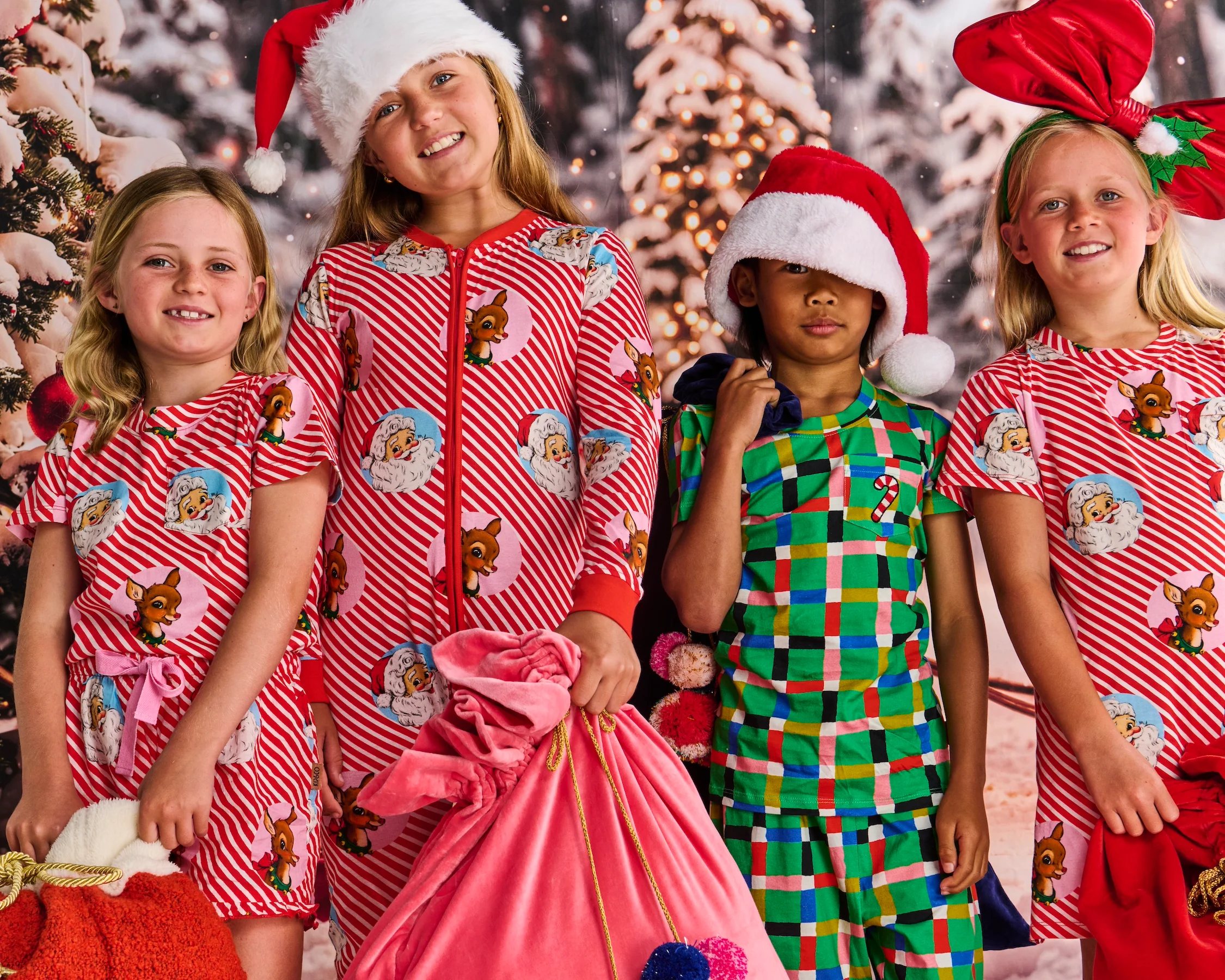 I Love Christmas Spot Kids Organic Cotton Short Sleeve Tee & Frill Short Pyjama Set - Image 7