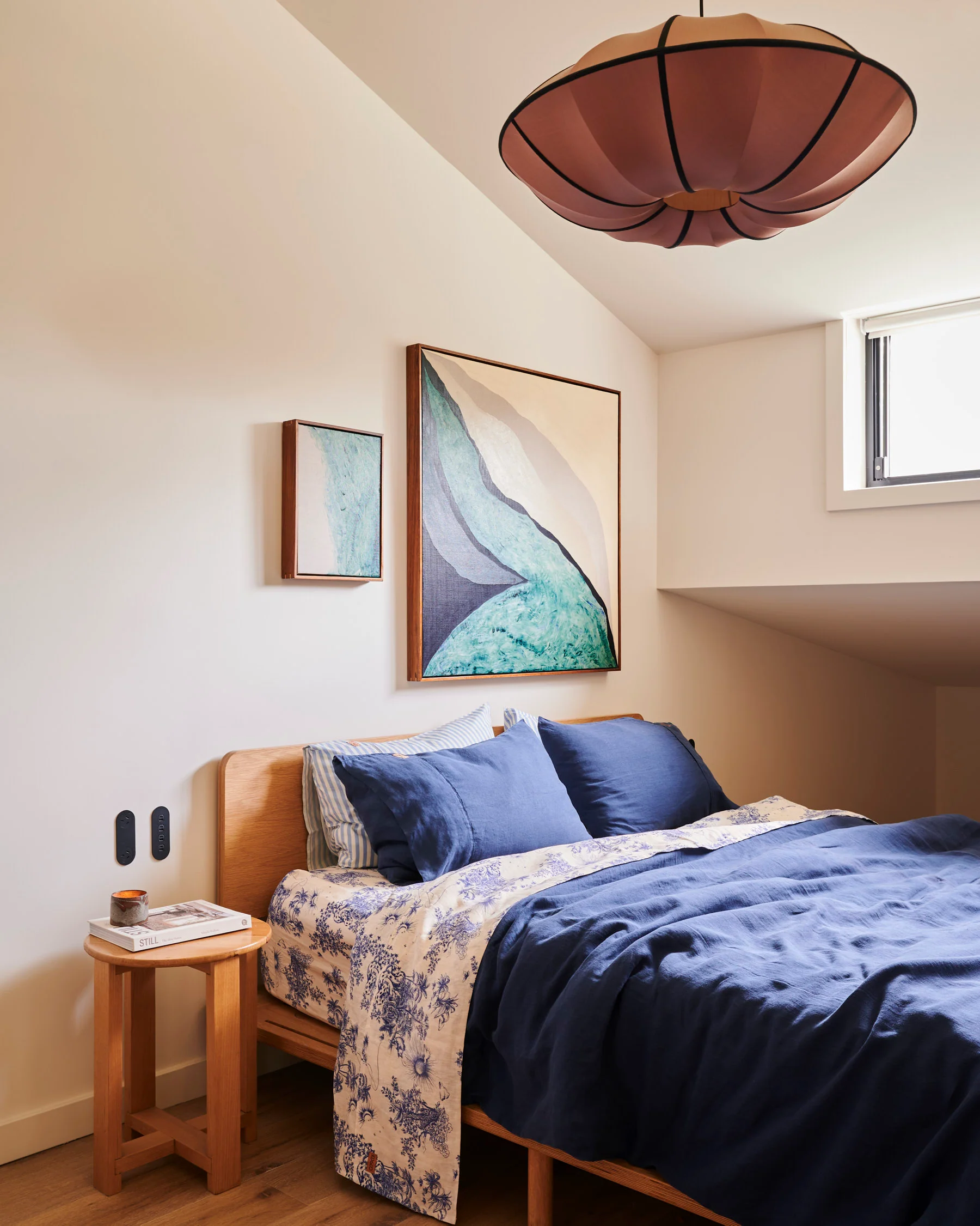 Indigo Linen Pillowcases - Image 4
