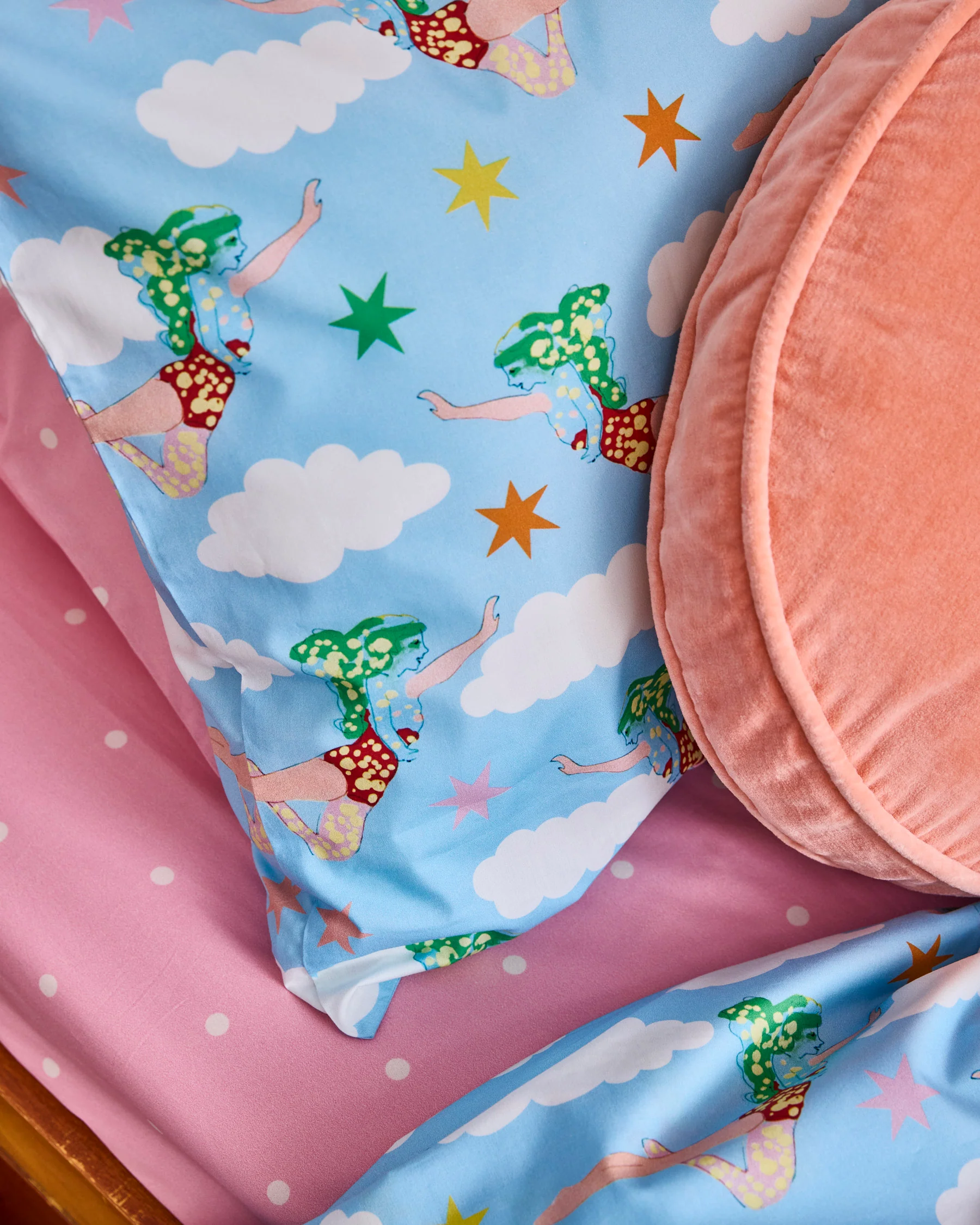 Kip&Co x The Beatles Lucy In The Sky With Diamonds Organic Cotton Pillowcase - Image 4