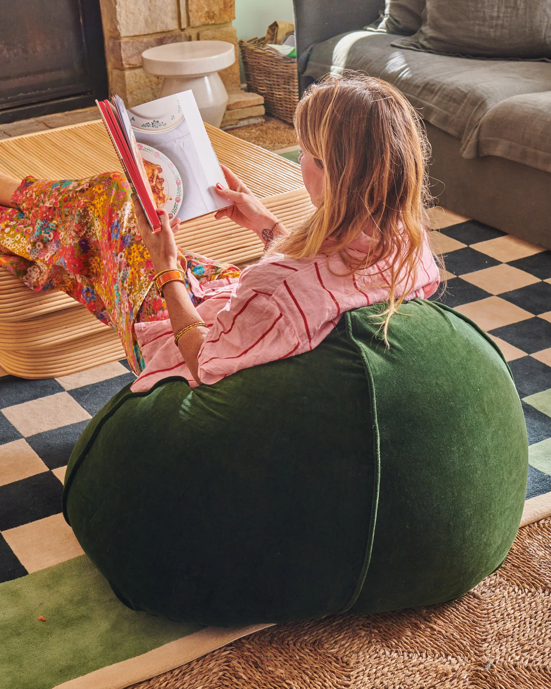 Kombu Green Velvet Beanbag - Image 2