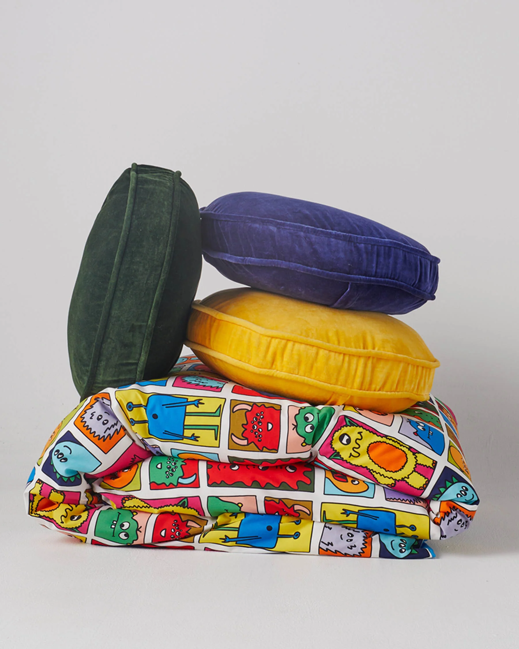 Kombu Green Velvet Pea Cushion - Image 9
