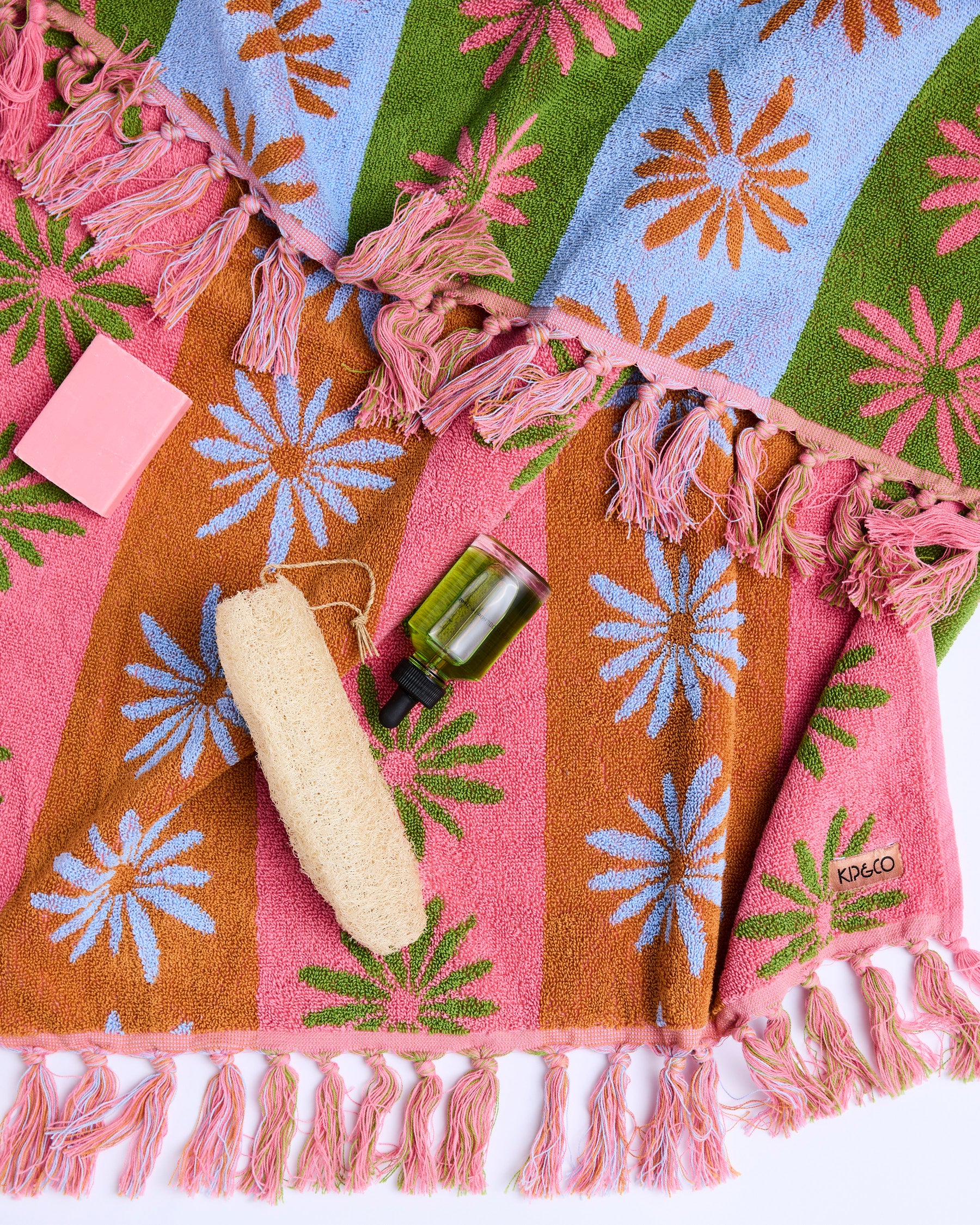 Little Daisy Terry Bath Sheet - Image 2