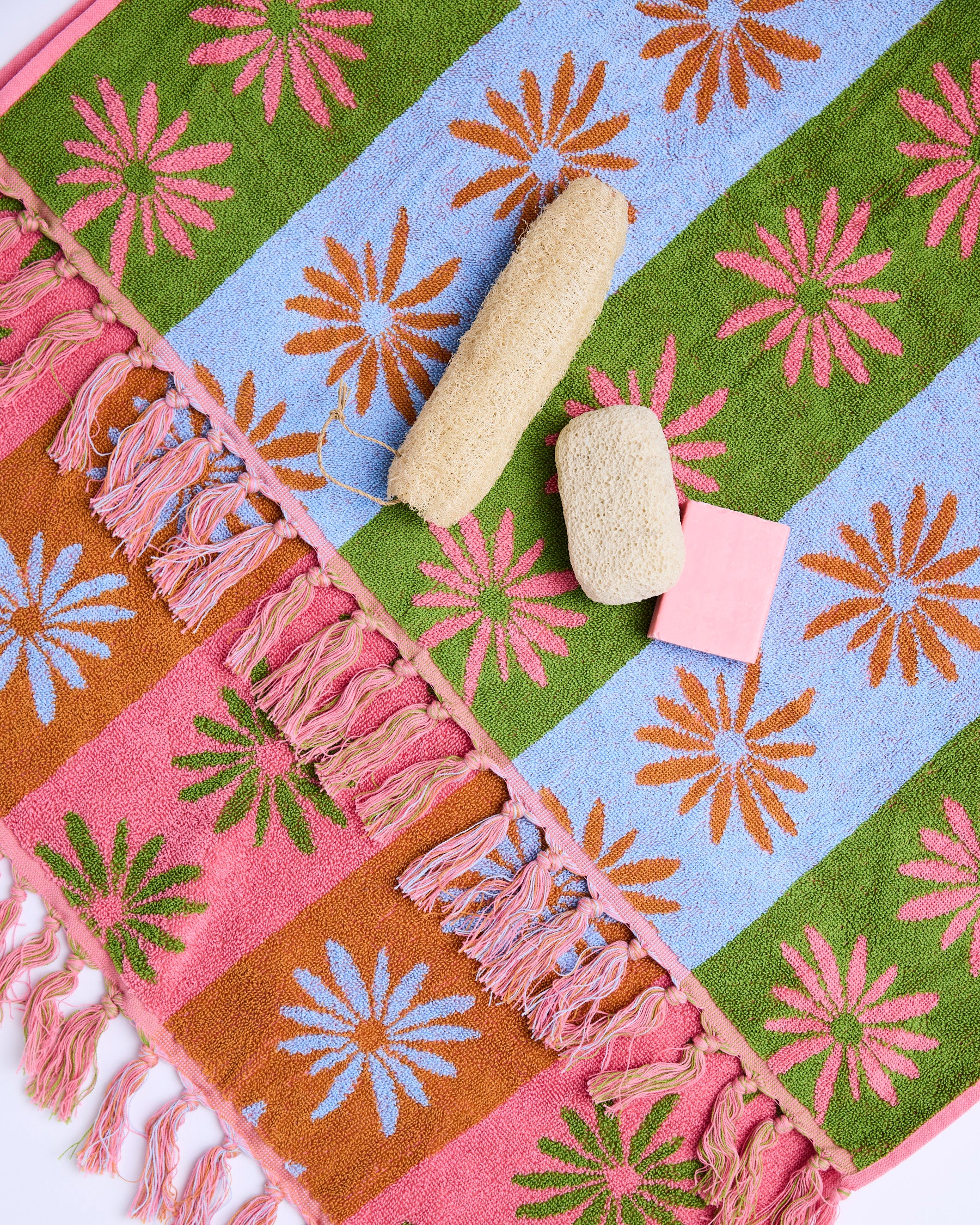 Little Daisy Terry Bath Towel - Image 3