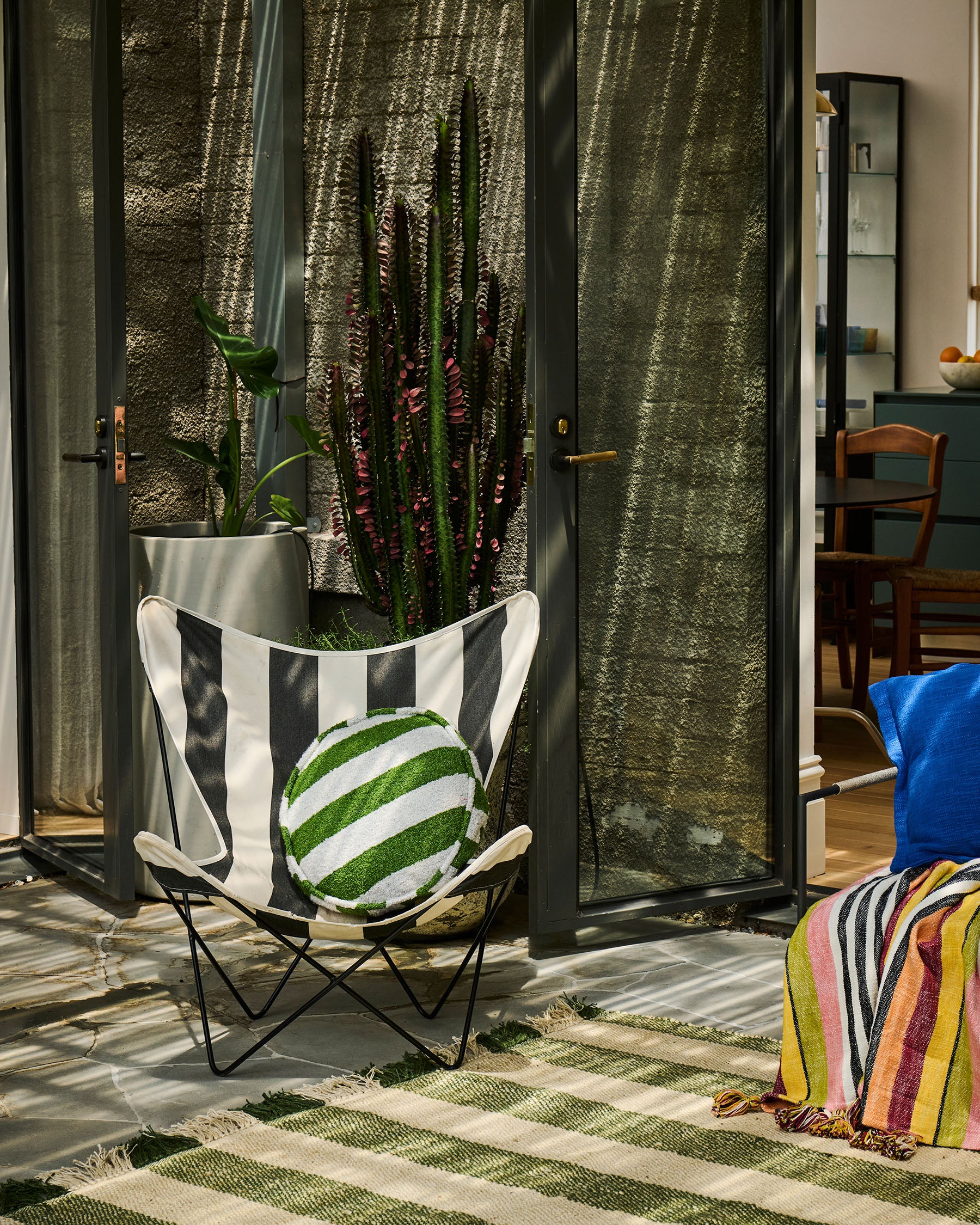 Moss Stripe Boucle Pea Cushion - Image 3