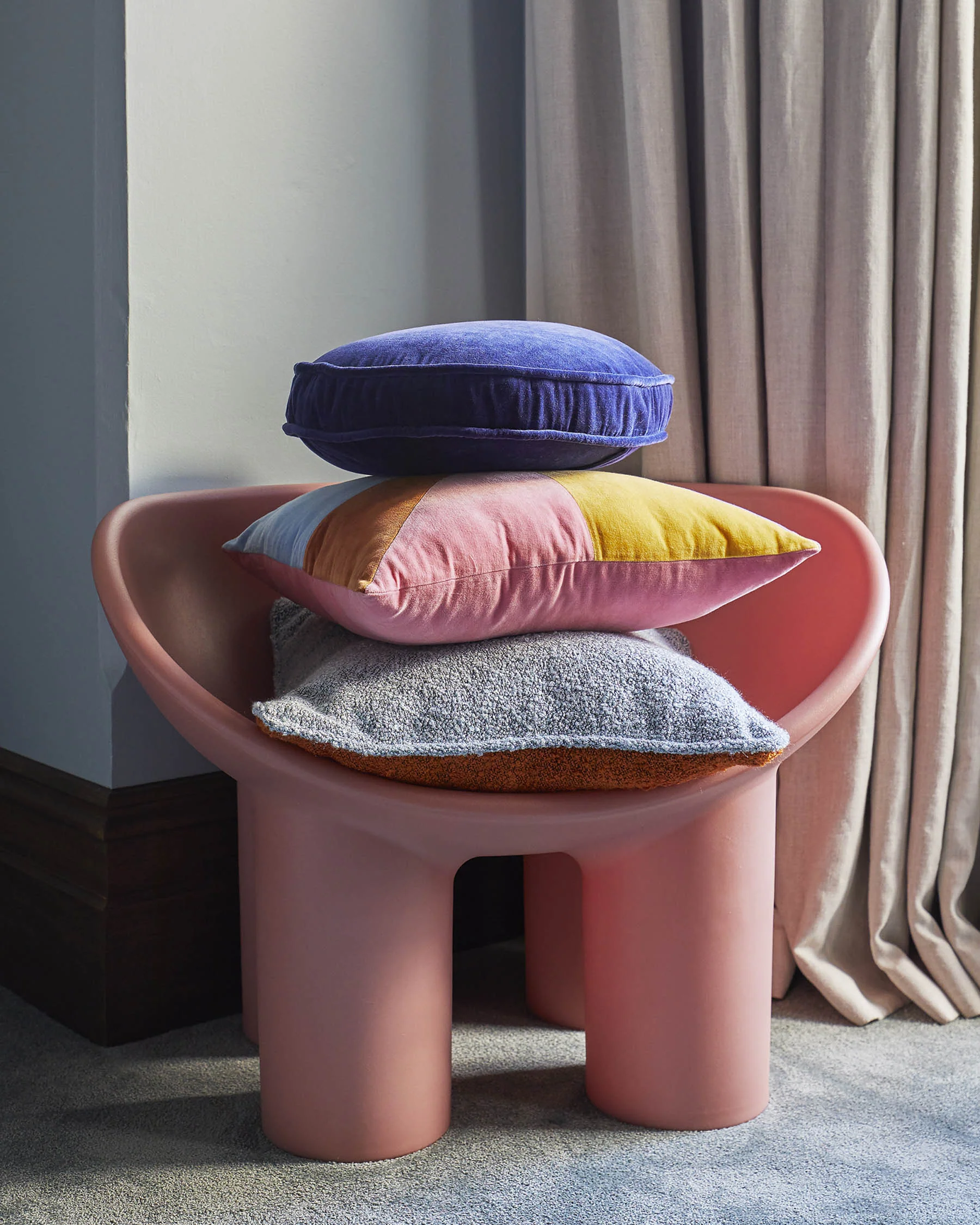 Navy Velvet Pea Cushion - Image 5