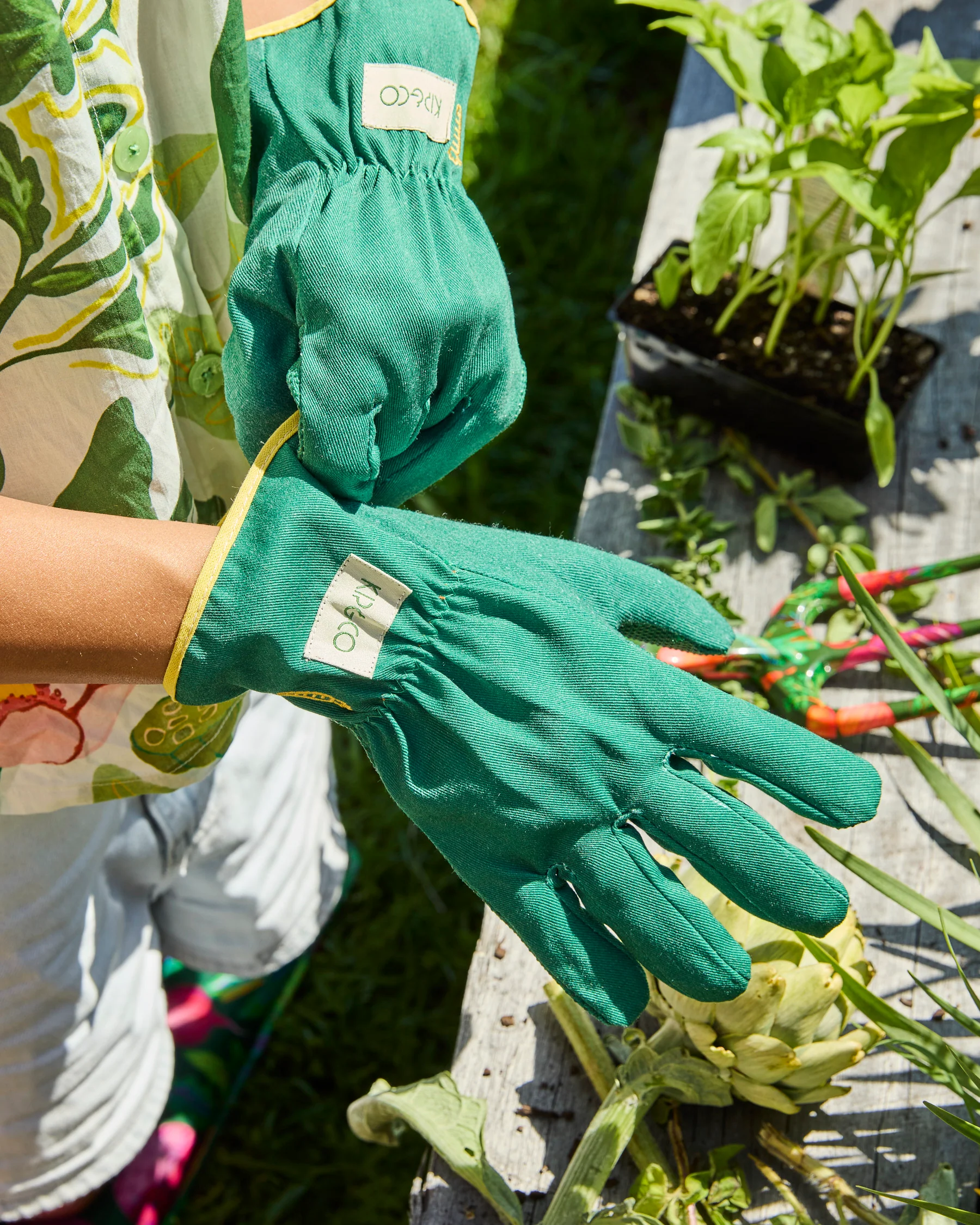 Veggie Soup Garden Secateurs and Gloves Set - Image 3