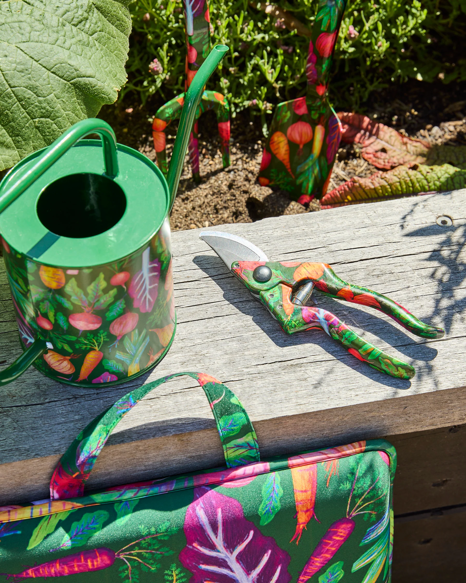 Veggie Soup Garden Secateurs and Gloves Set - Image 4
